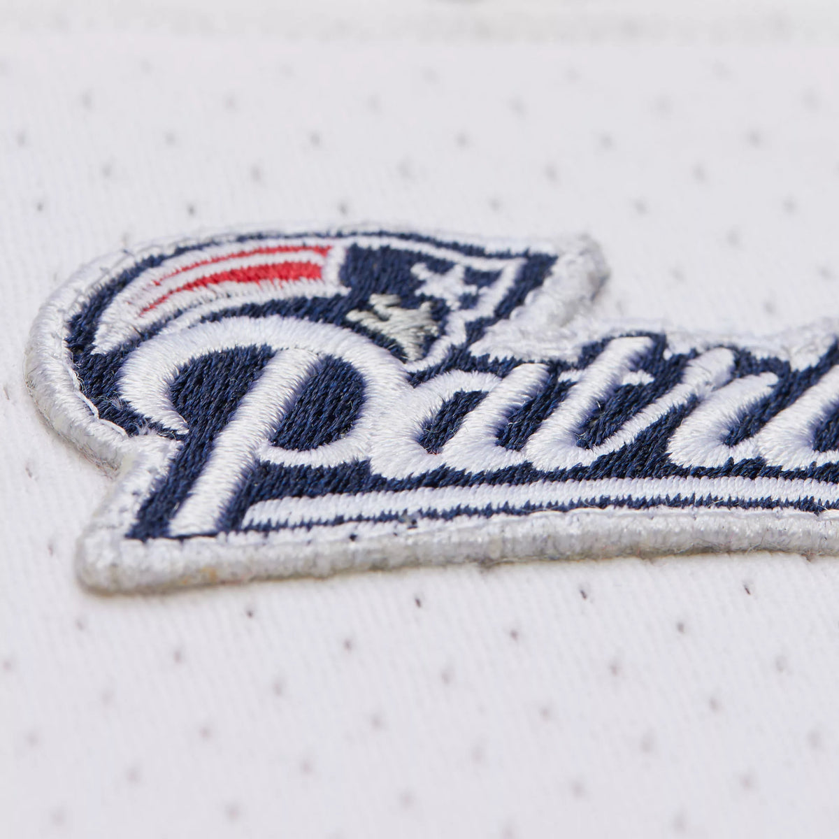 Mitchell & Ness Men's 2000 New England Patriots Tom Brady #12 White Legacy Jersey