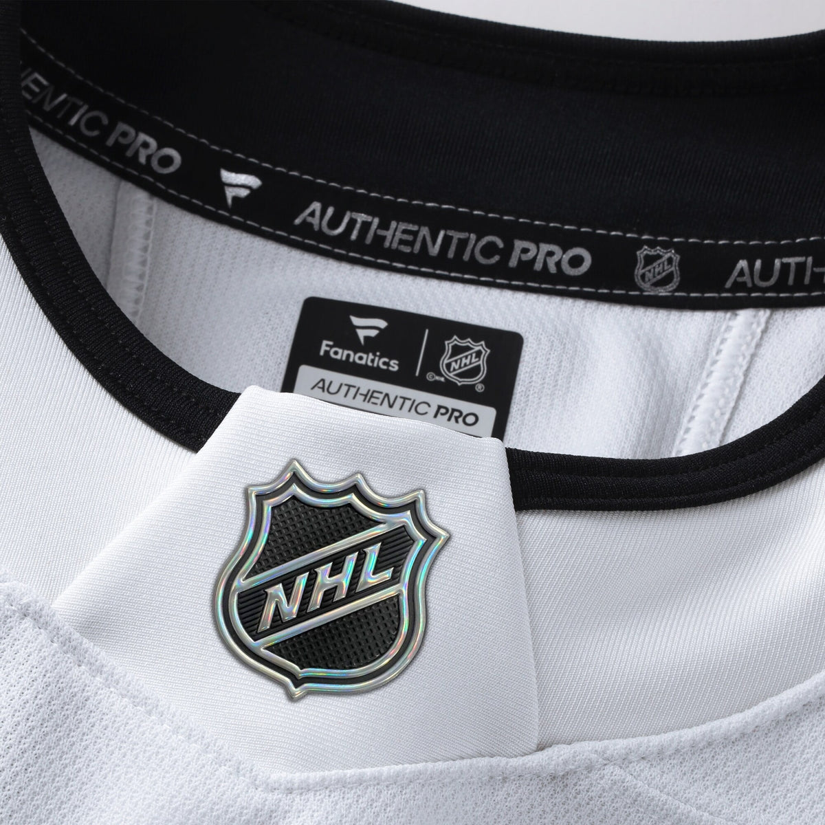 Men's Chicago Blackhawks Fanatics White Away Authentic Pro Jersey