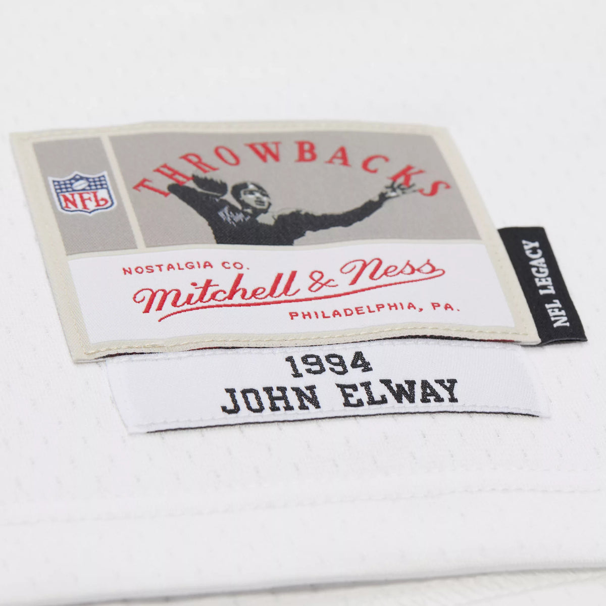 Mitchell & Ness Men's Denver Broncos John Elway #7 White 1994 Replica Football Jersey