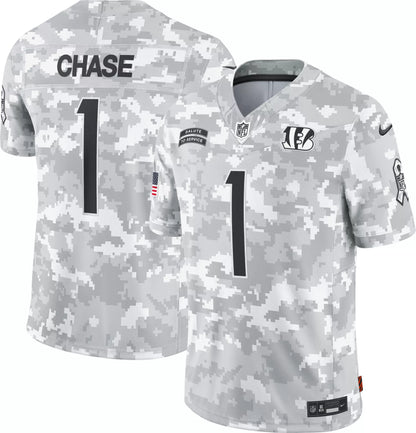 Nike Men's Cincinnati Bengals Ja&'Marr Chase #1 Salute to Service 2024 Arctic Camo Limited Jersey